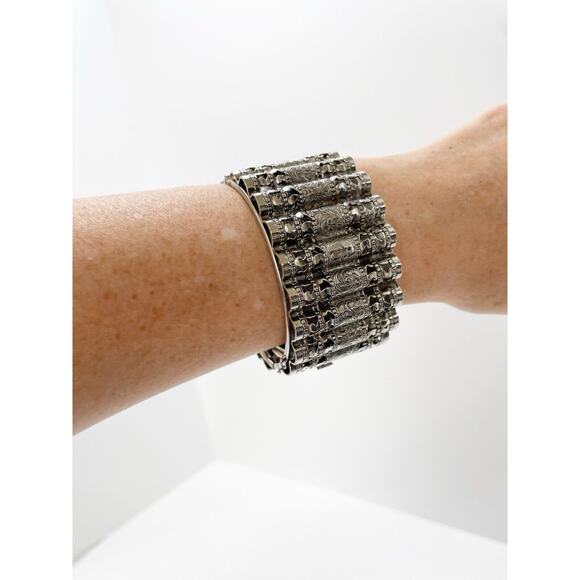 Vargas Victorian Style Pierced Repoussé Silver Clamper Bracelet Cuff Vintage - Picture 10 of 12